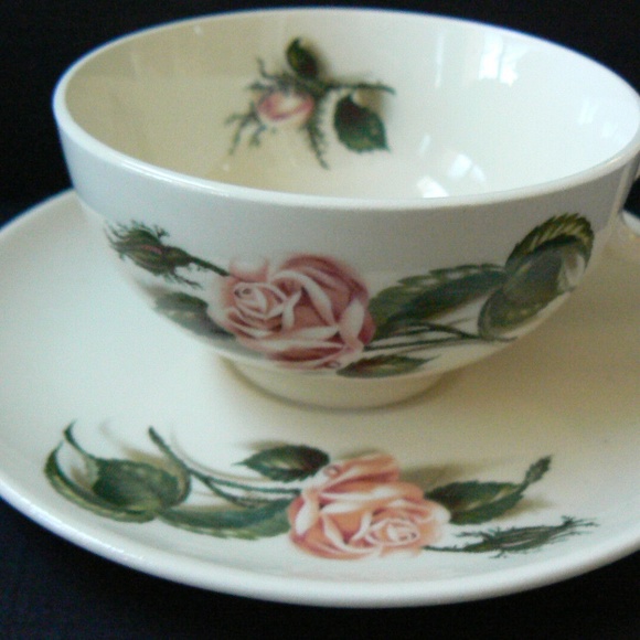 Universal Oven Proof Union Made in USA Ballerina Moss Rose Tea Cup & Saucer set - Picture 8 of 12